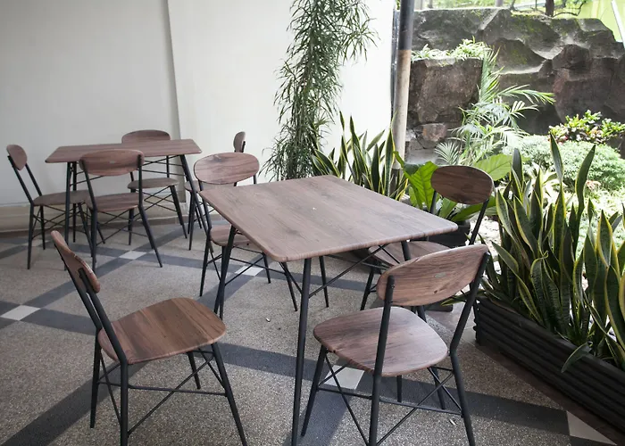 Urbanview Hotel De Kopen Malang By Reddoorz